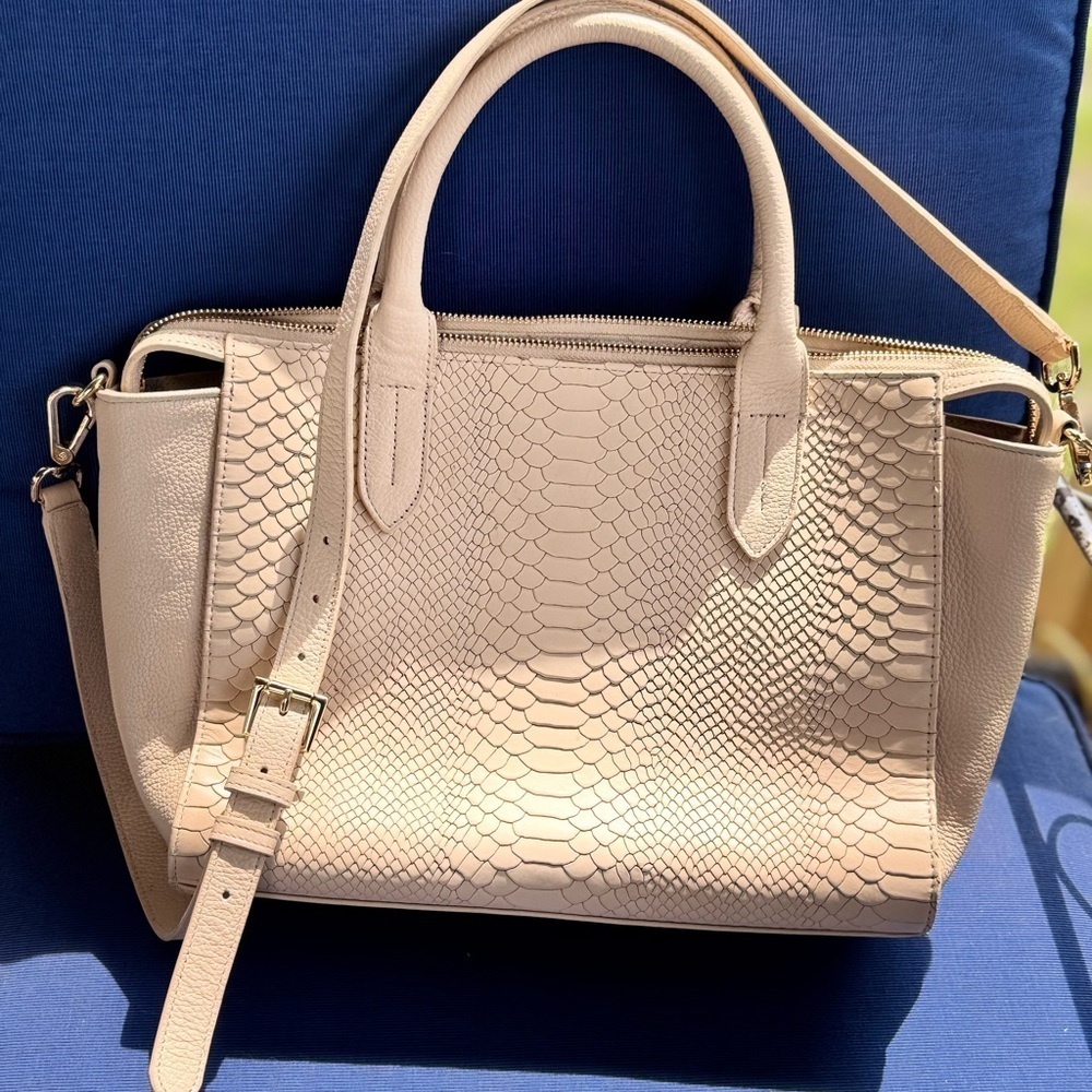 Elegant Cream Handbag